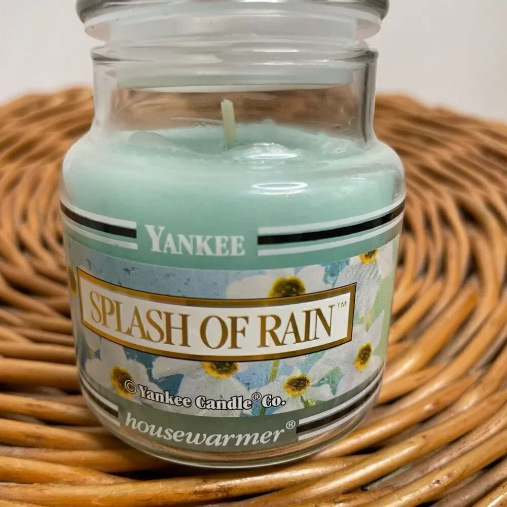 New Yankee Candle Splash Of Rain 3.7 oz Small Jar Candle Blue Original Scent